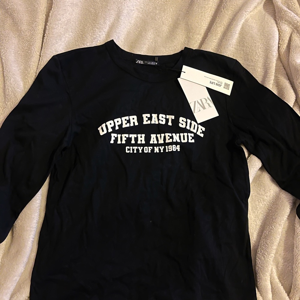 NEW ZARA GRAPHIC TSHIRT